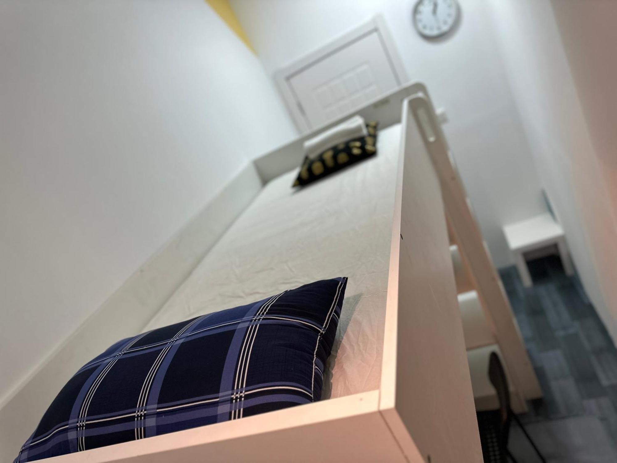 Cozy Loft Partition In Barsha Heights Dubái