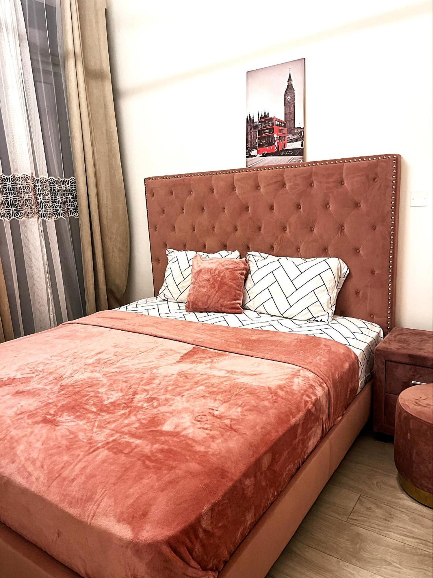 Burj Khalifa View Ensuite King Bedroom In A 2 Bedroom Mall 8mins Apartamento Dubái