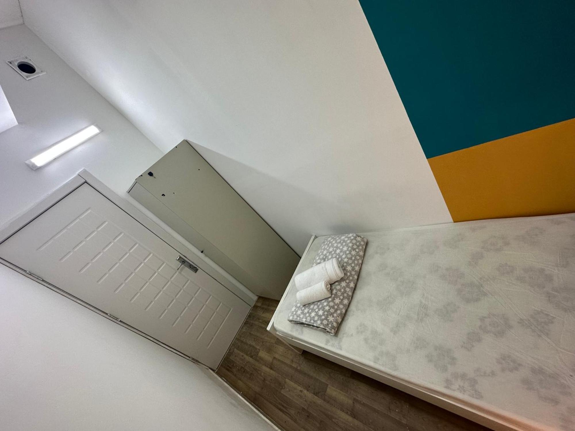 Habitación en casa particular Decent Partition In Barsha Heights Near Metro *