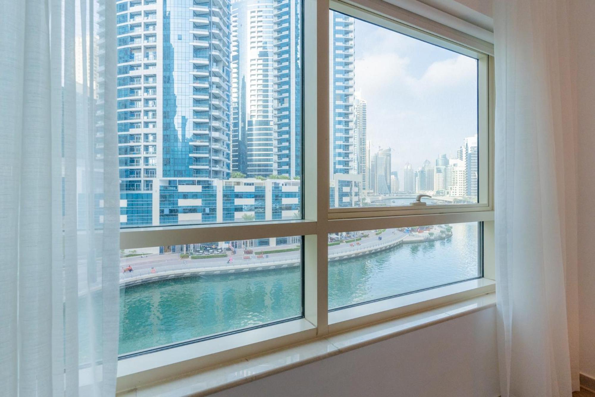 Lägenhet Stylish Waterfront 2 Bed In Marina Dubai