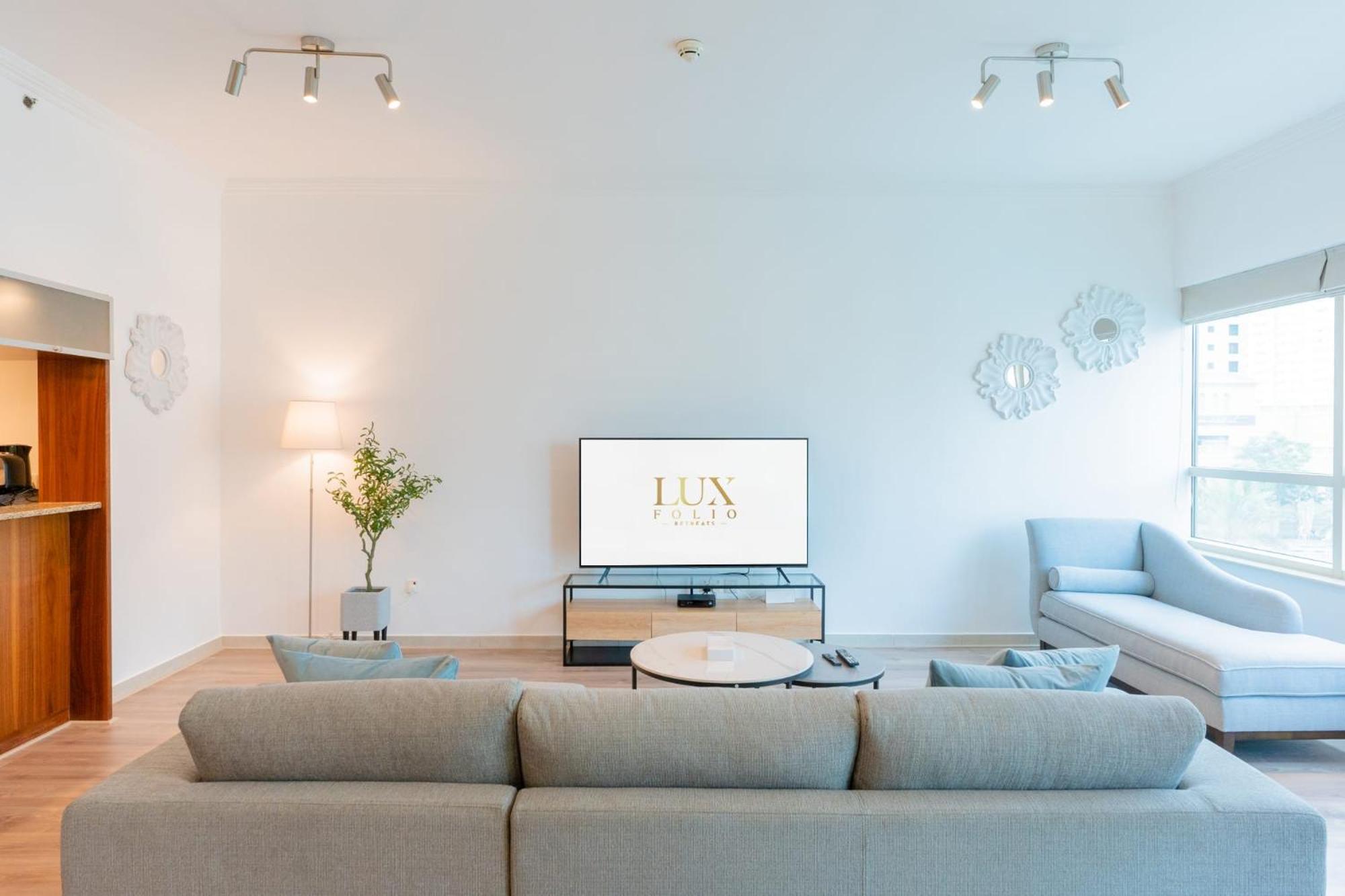 Stylish Waterfront 2 Bed In Marina Lägenhet *