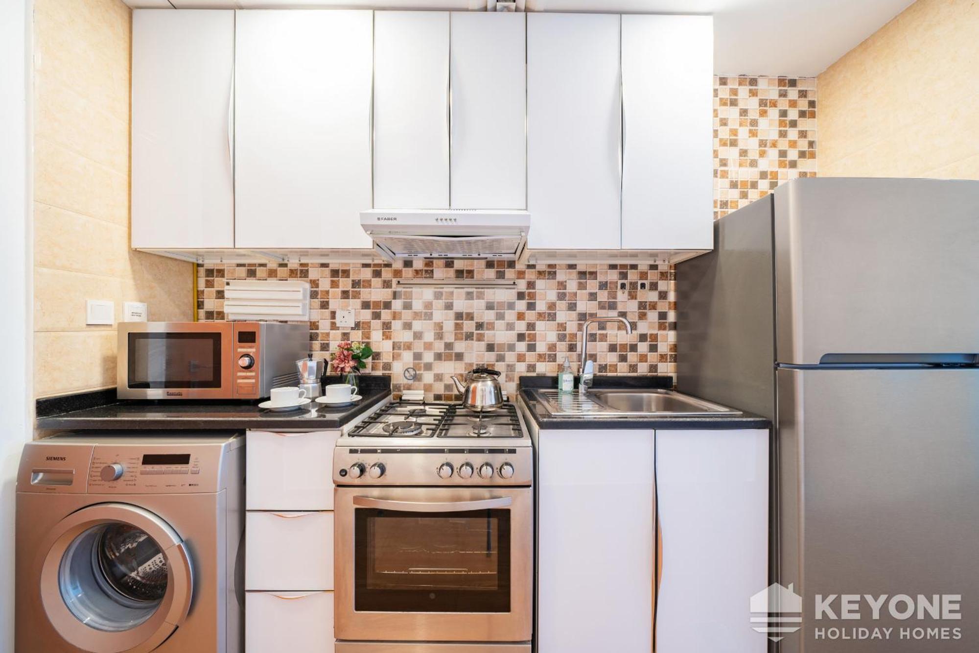 Modern & Stylish In Jvt Apartment
