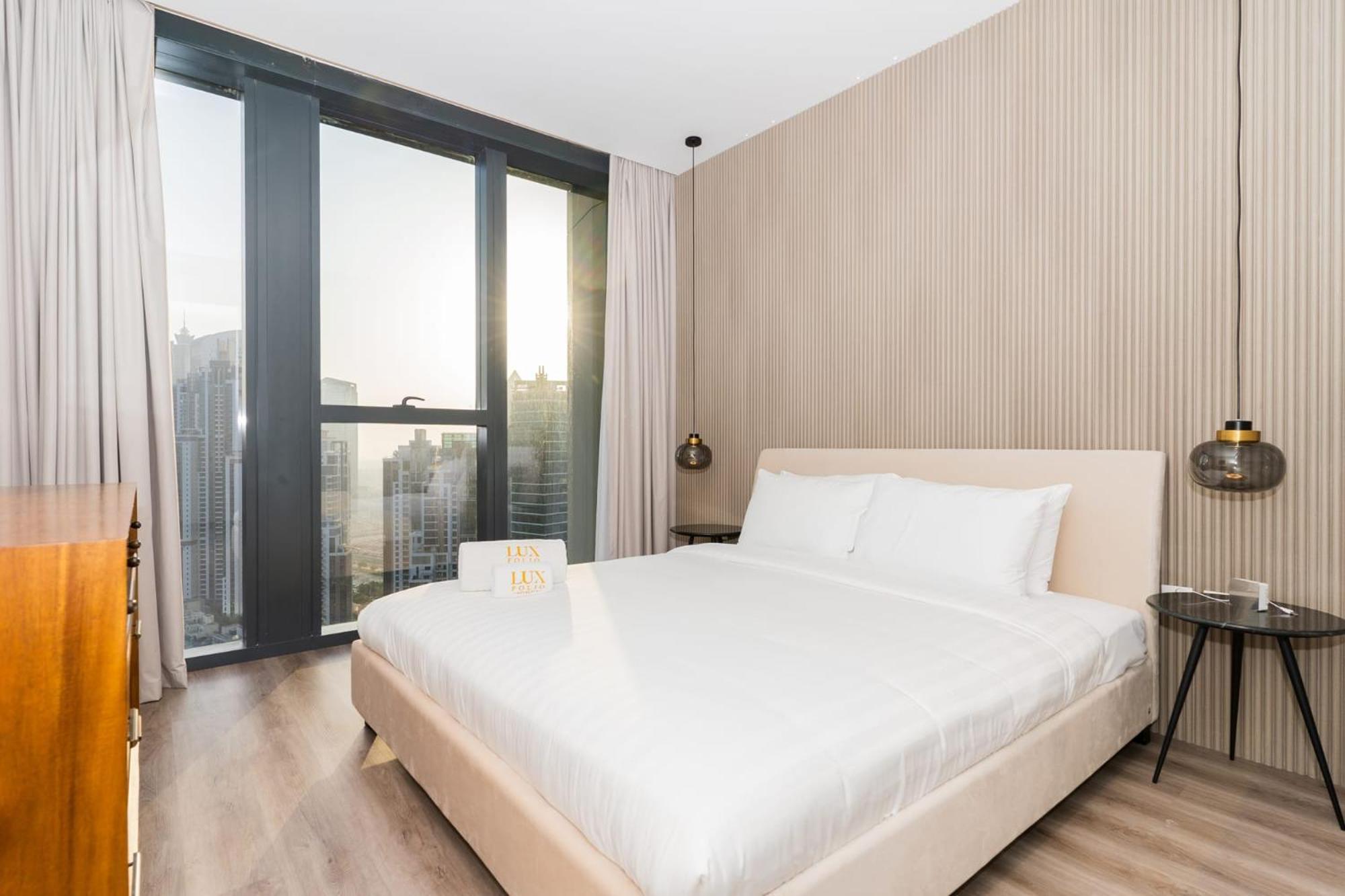 Downtown 1 Bed With Views Apartment *