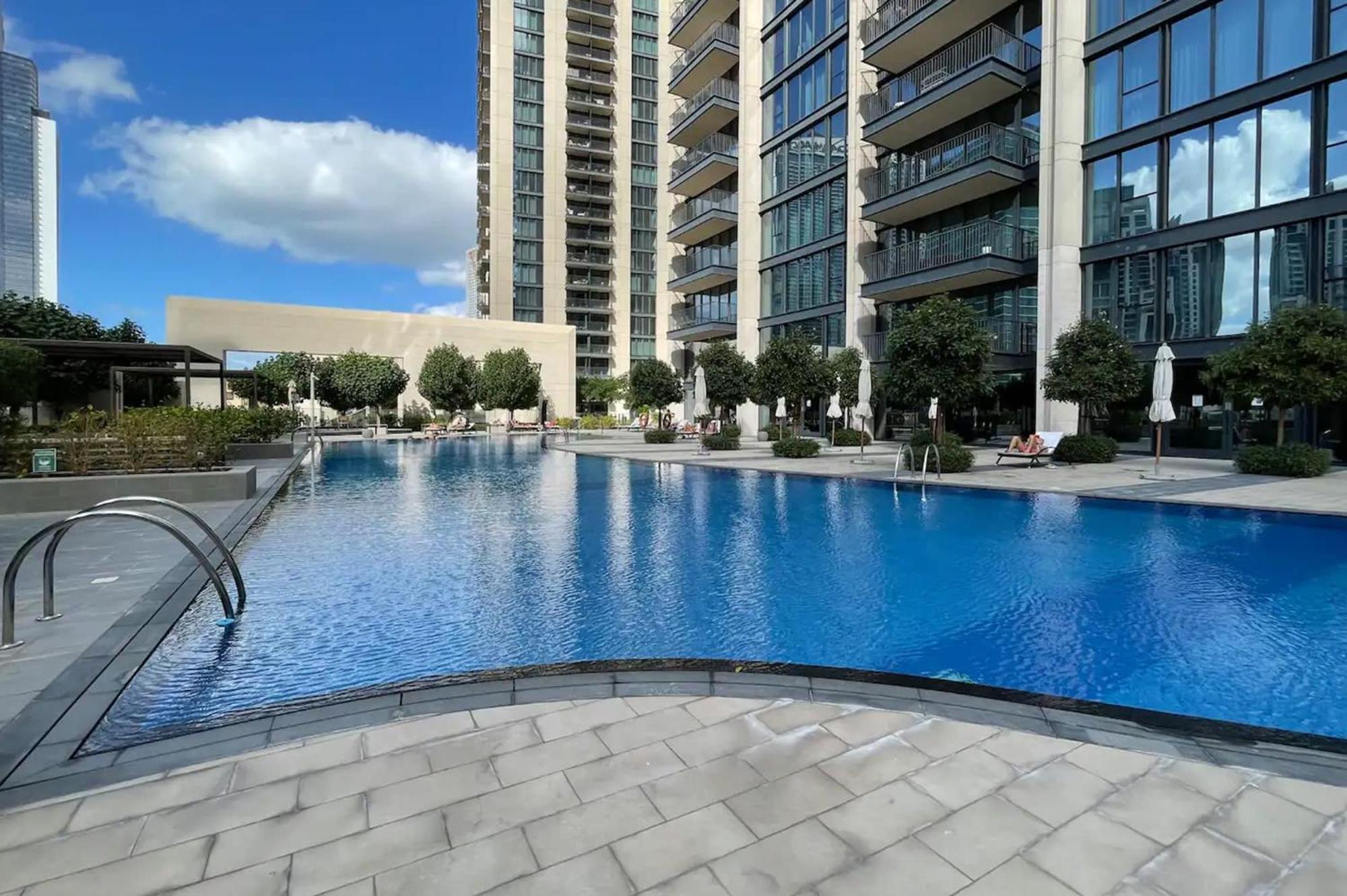 Downtown 1 Bed With Views *