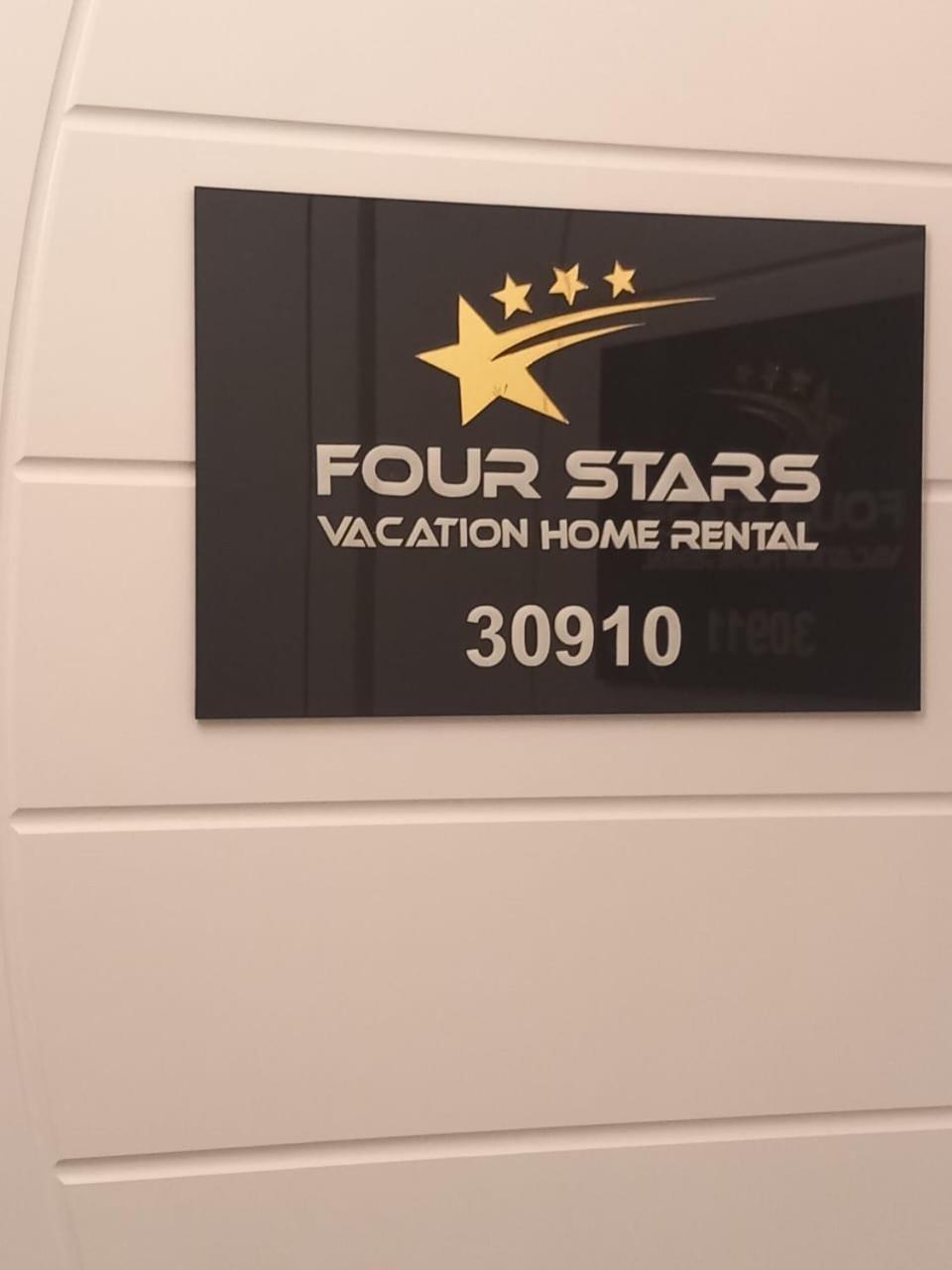 Hostal Four Stars *