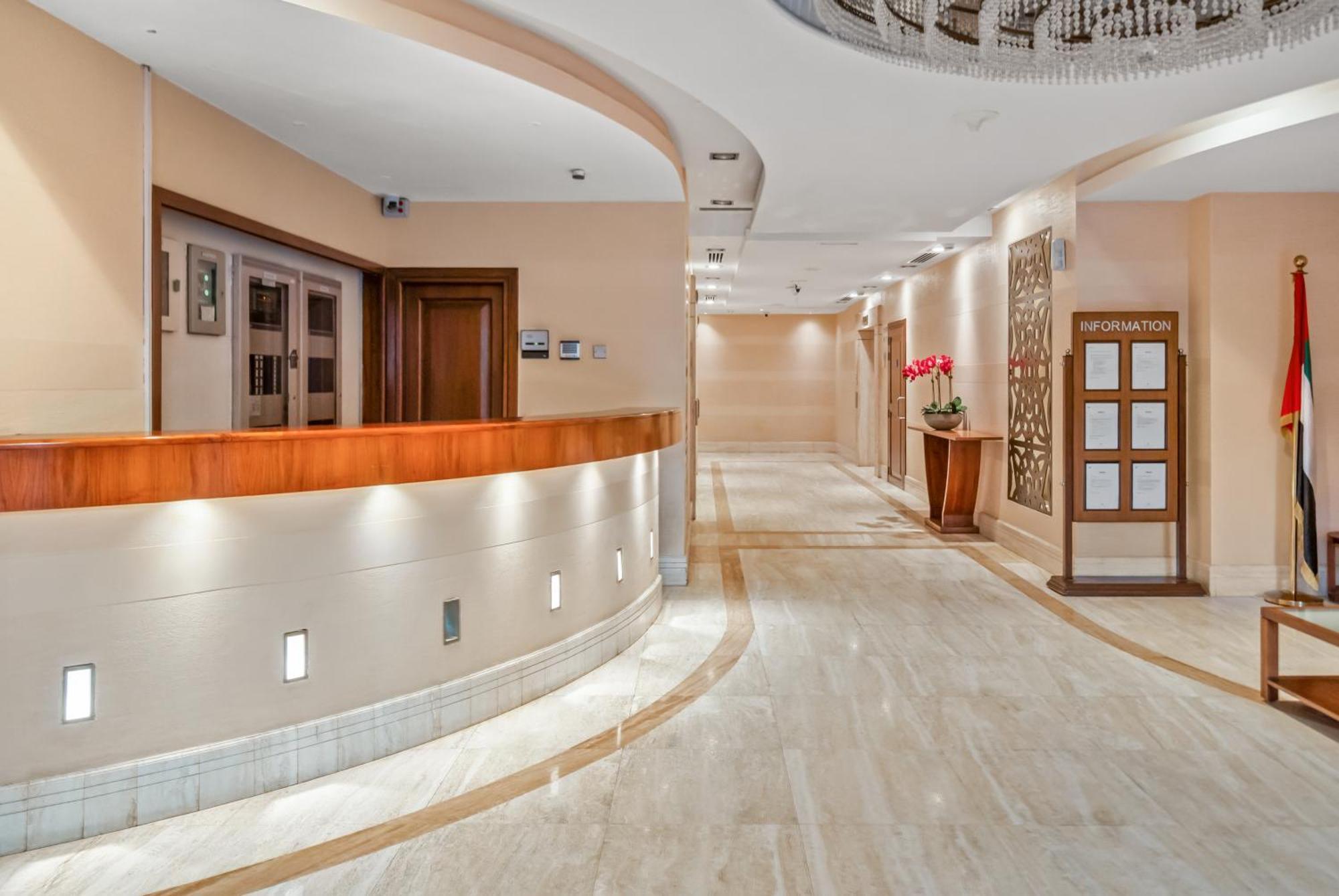 Apartment Cozy Pad In The Heart Of On Jbr Beach! Dubai