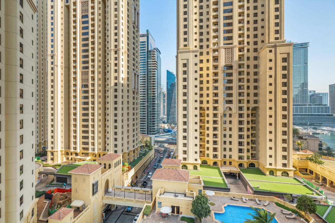 Cozy Pad In The Heart Of On Jbr Beach!