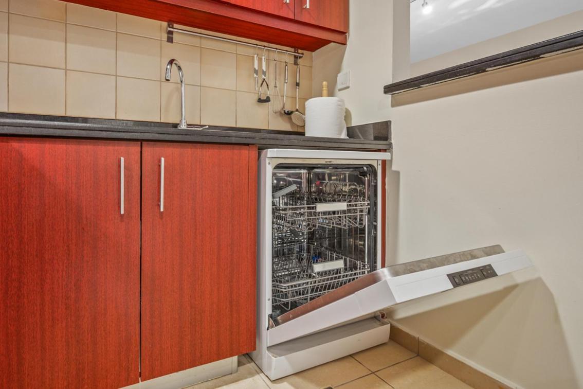 Cozy Pad In The Heart Of On Jbr Beach! Apartment Dubai