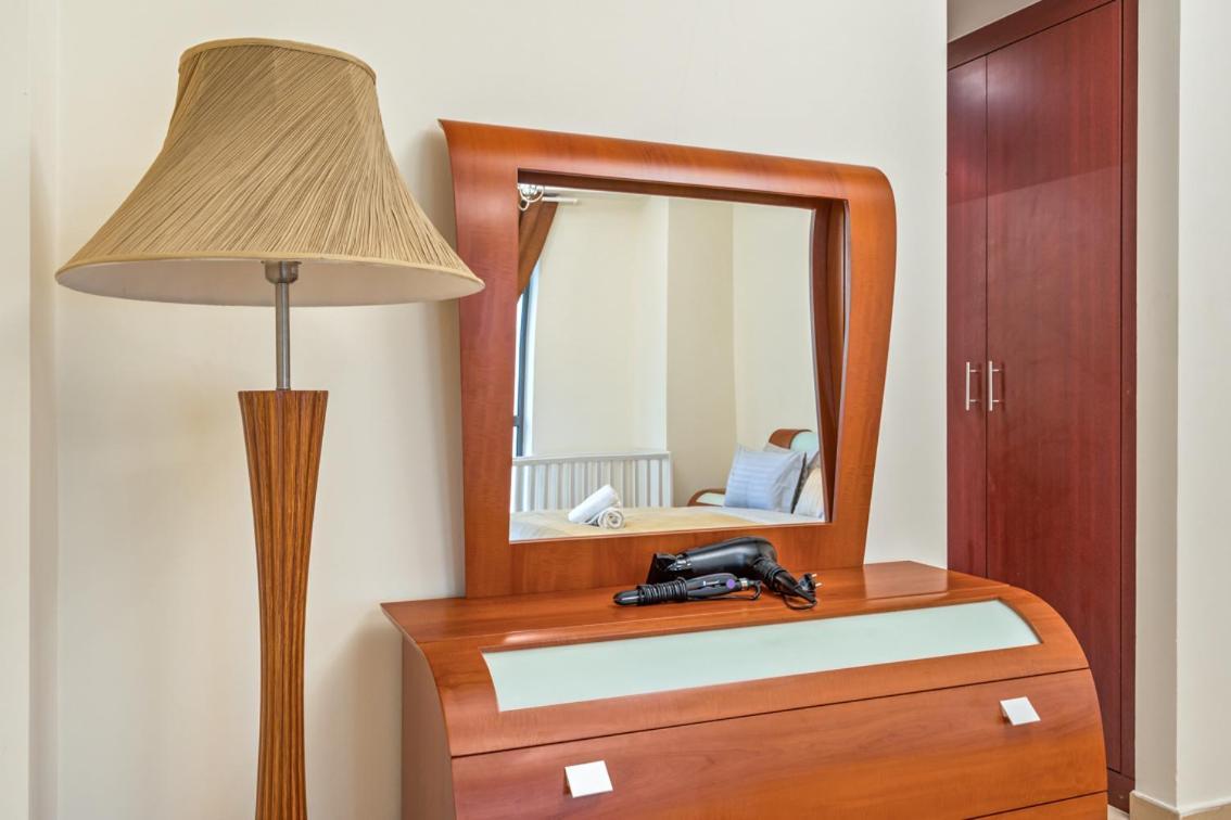 Apartment Cozy Pad In The Heart Of On Jbr Beach!