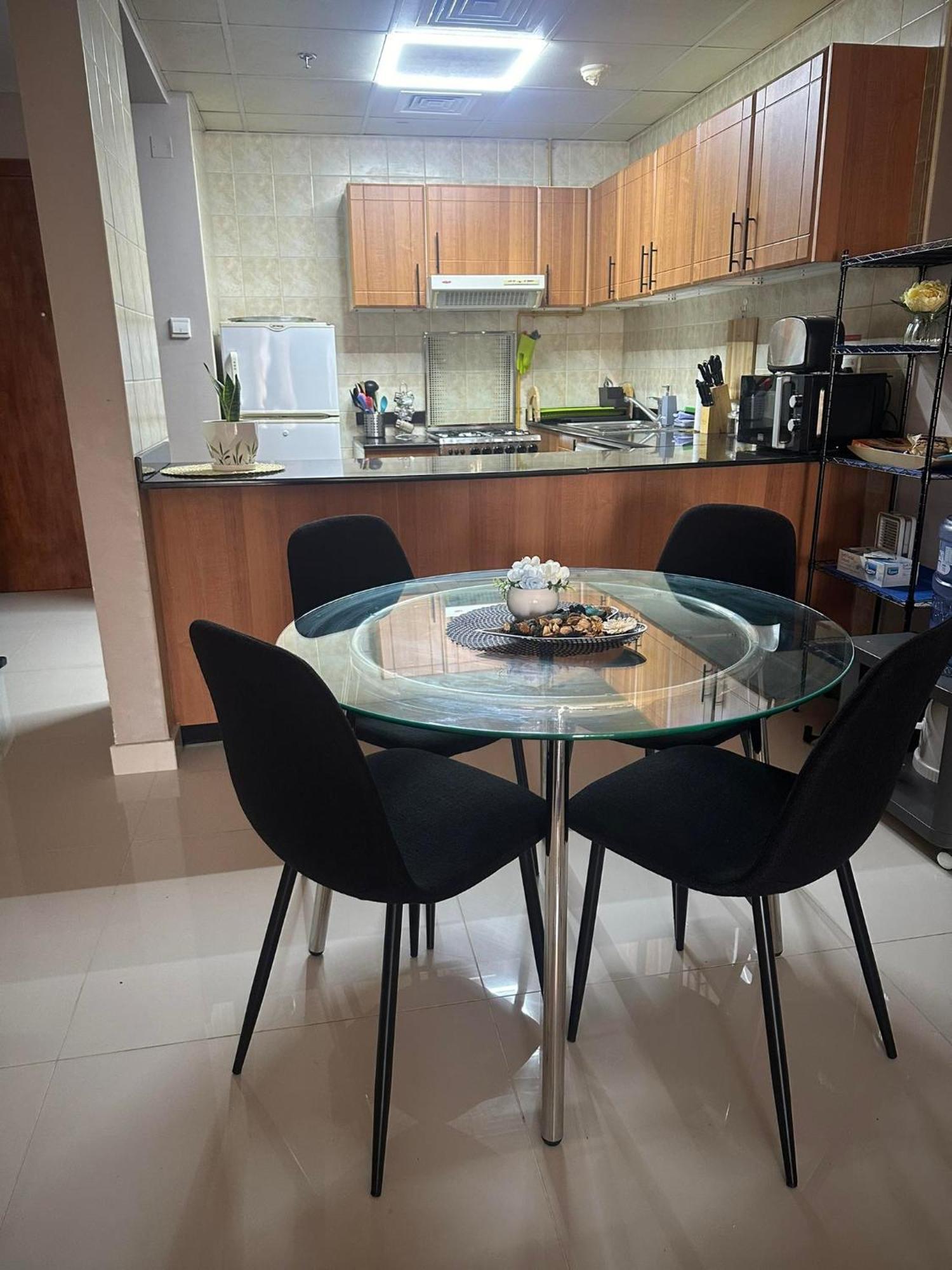 Apartamento Huge Entire For Couples ,families & Groups -up To 5 Guests- With Free Pool, Steam & Sauna ,jvc,dubai