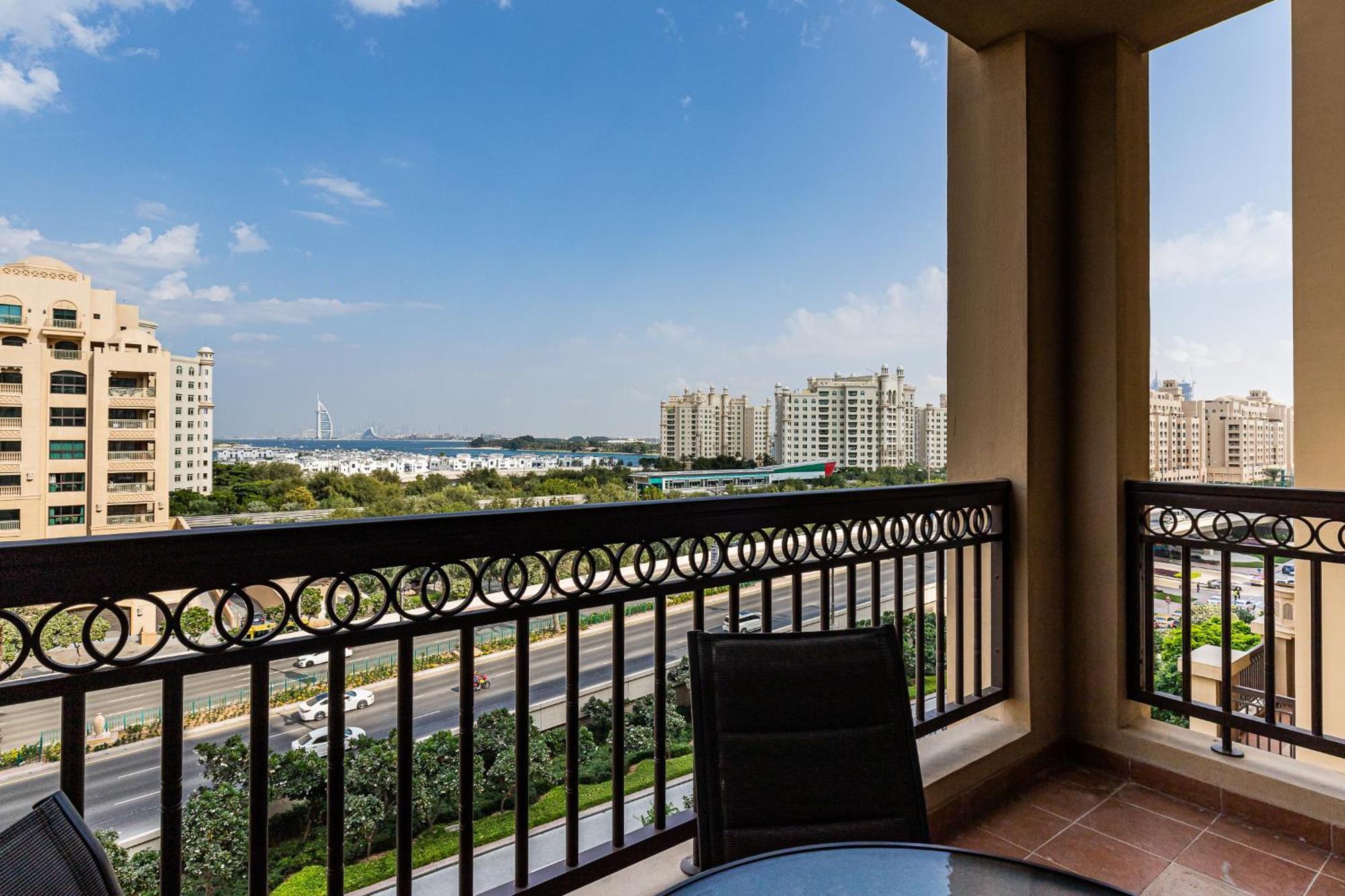 Fairmont South Palm Apartment