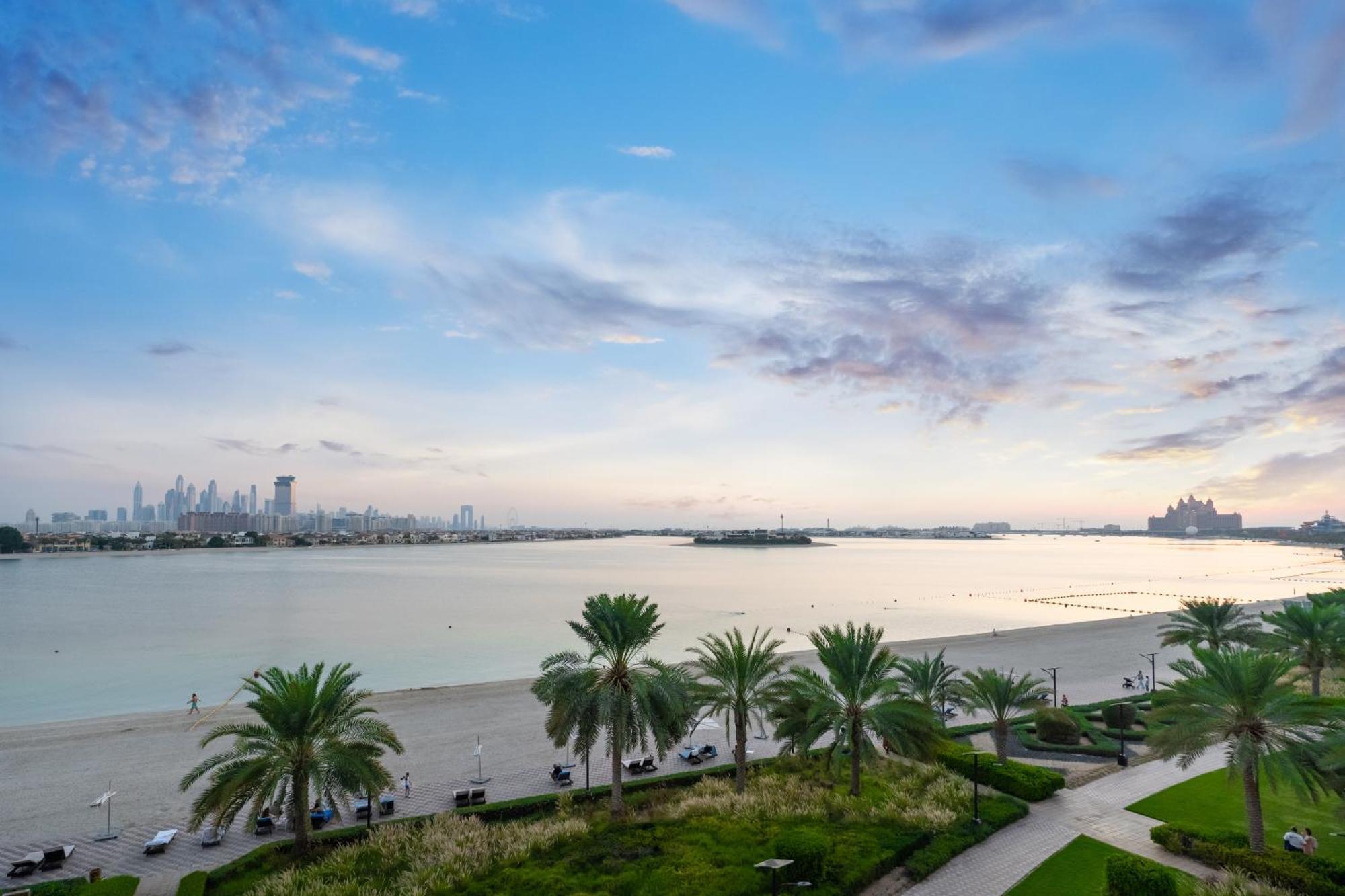 Fam Living - Palm Jumeirah Sarai - Private Beach Dubai