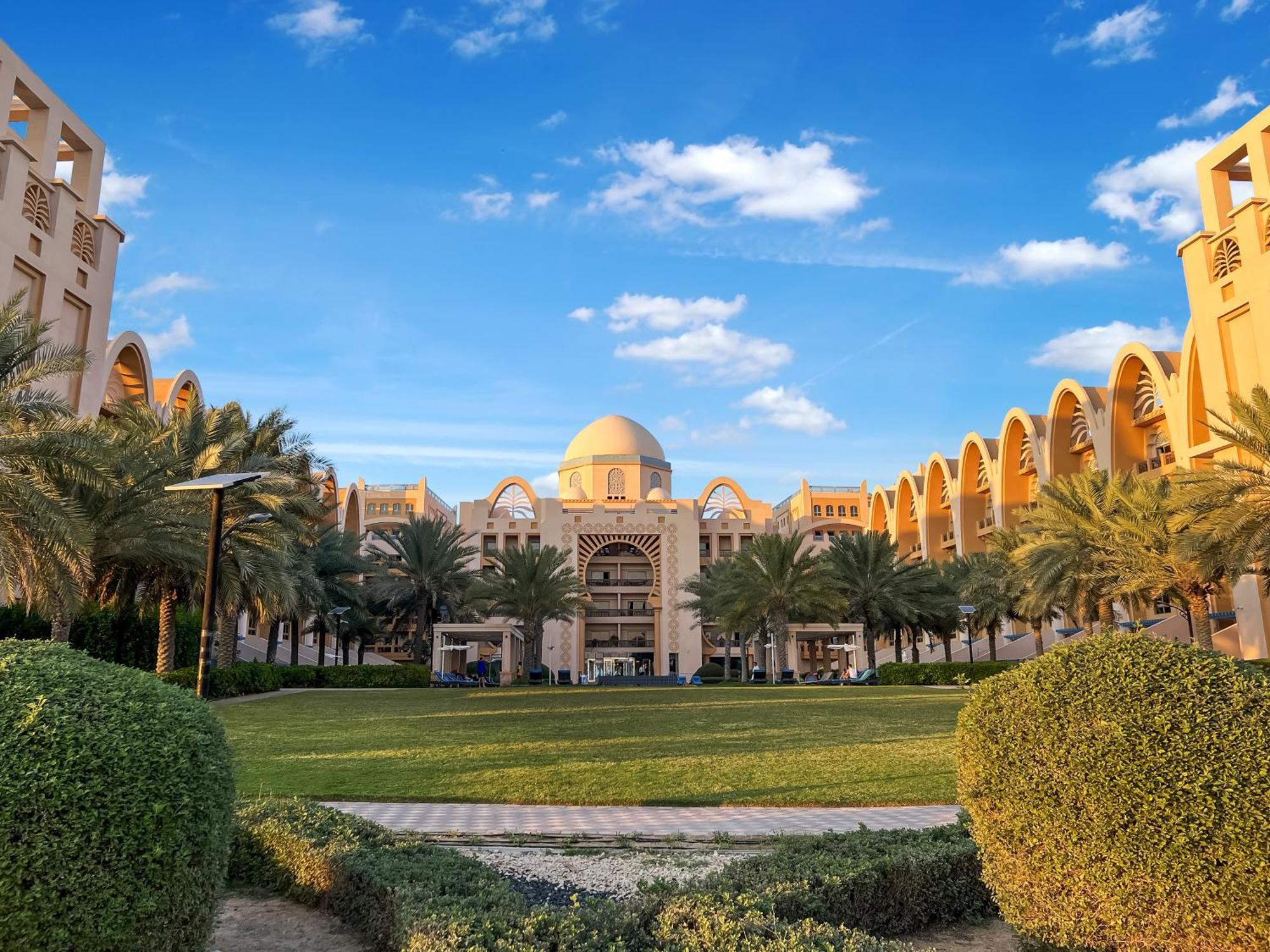 Apartment Fam Living - Palm Jumeirah Sarai - Private Beach