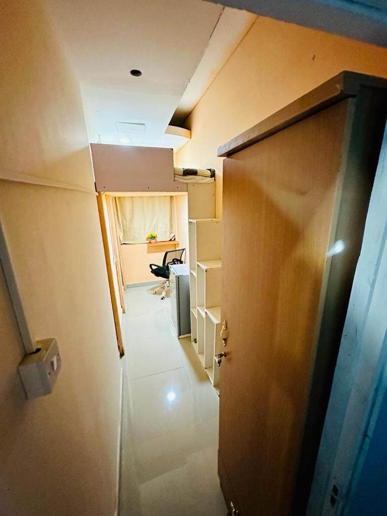 Pensionat Loft Partition Close To Mall Of Emirates *