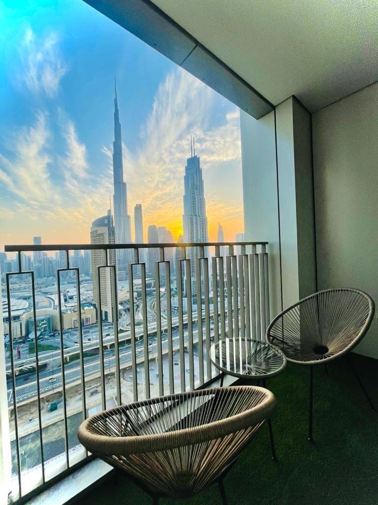 Downtown, Burj Khalifa Views, Mall Connected Lägenhet Dubai
