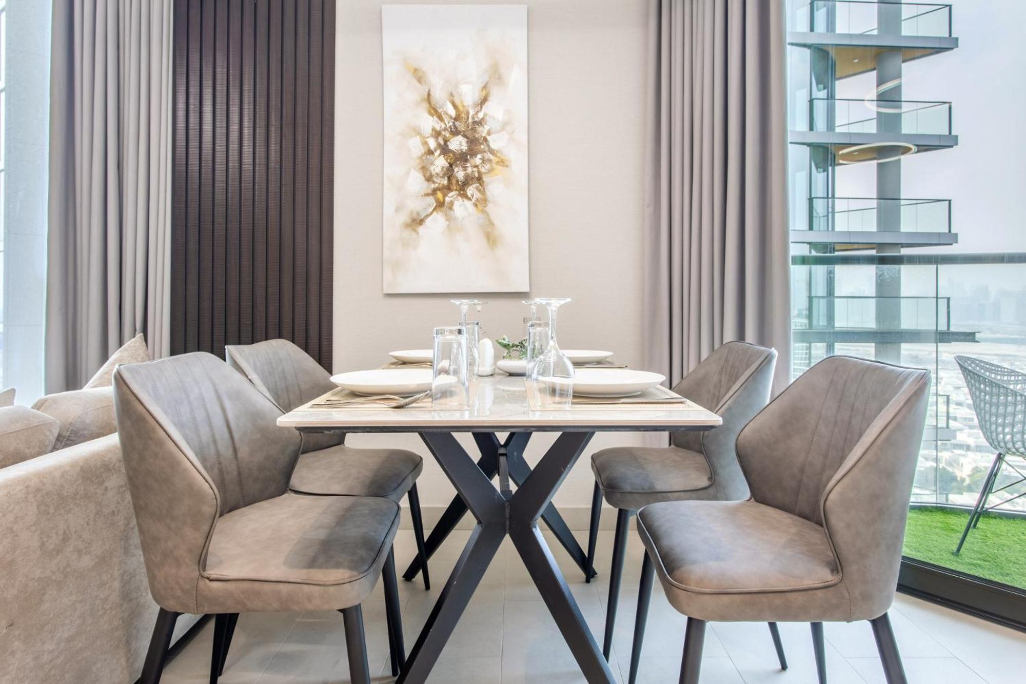 By Latinem Luxury 2br W1813 Near Burj Khalifa * Dubaï