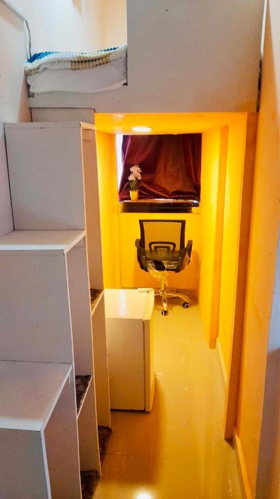 Pensionat Loft Partition Close To Mall Of Emirates Dubai