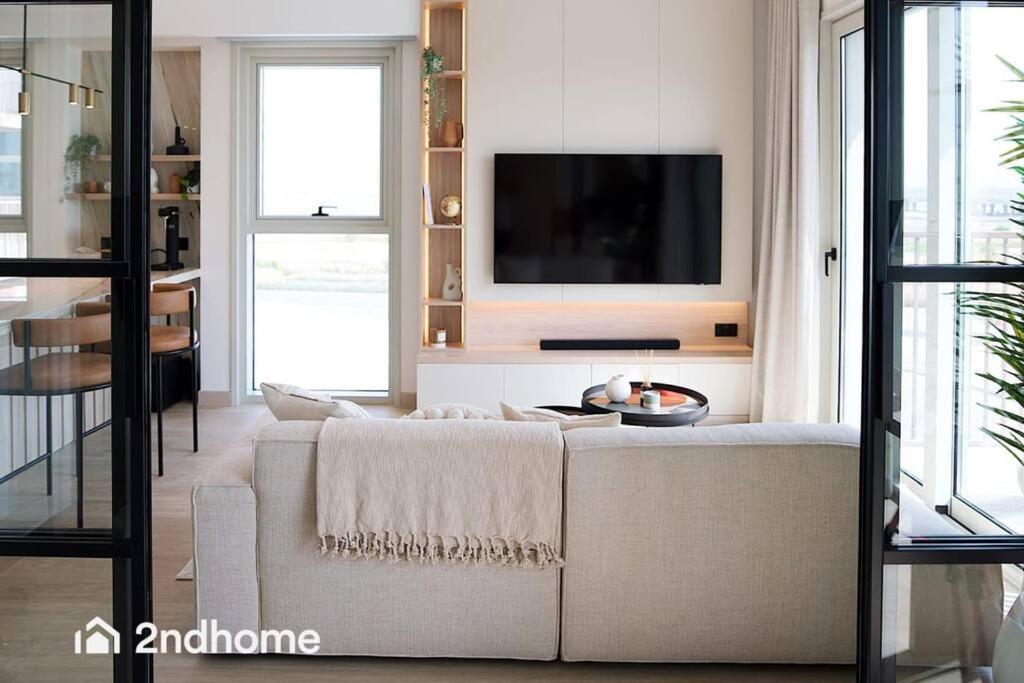 2ndhome - Collective 2, Hills Apartemen Dubai