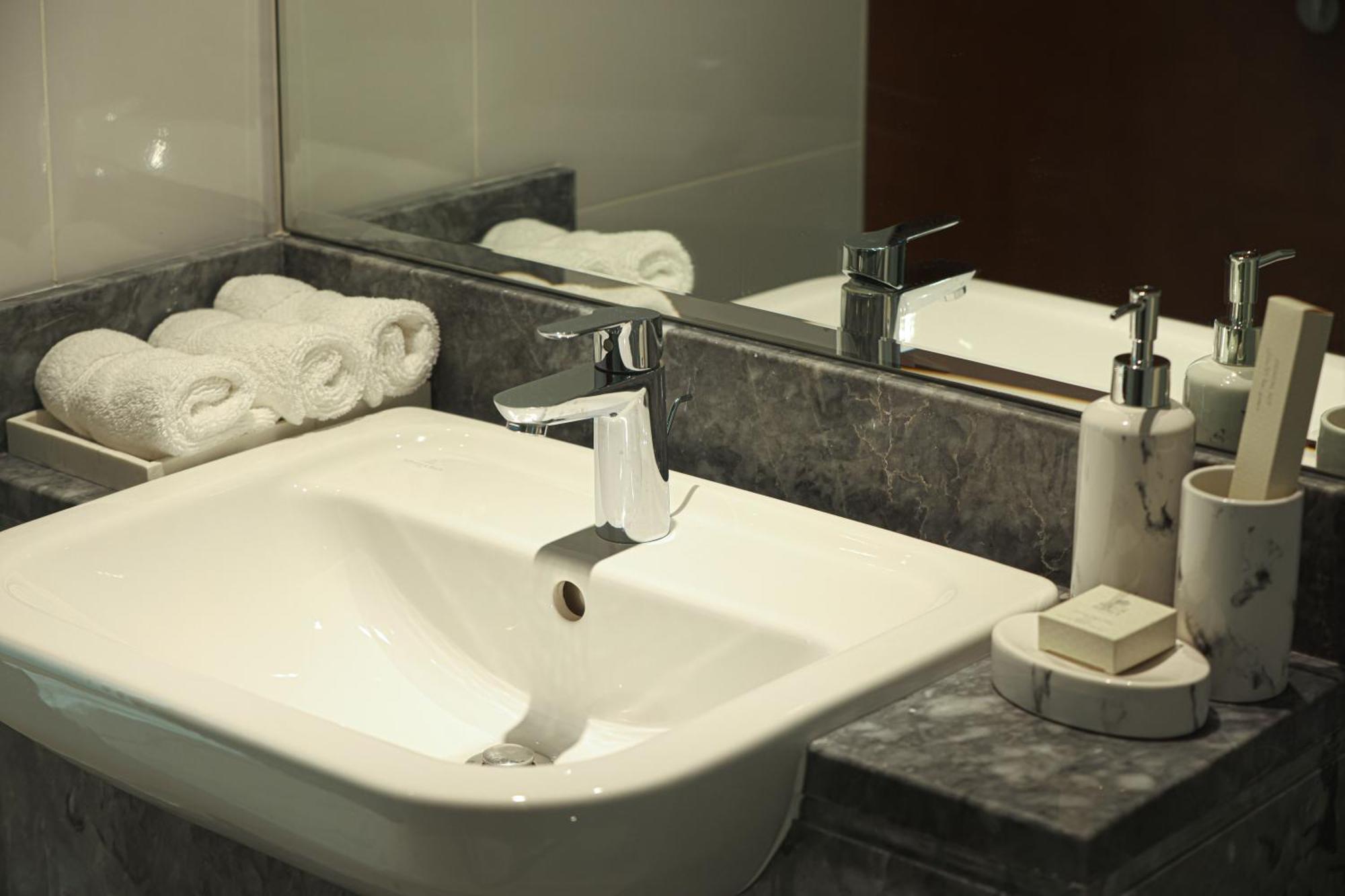 Visionary Vista: 2br Al Habtoor Dubái
