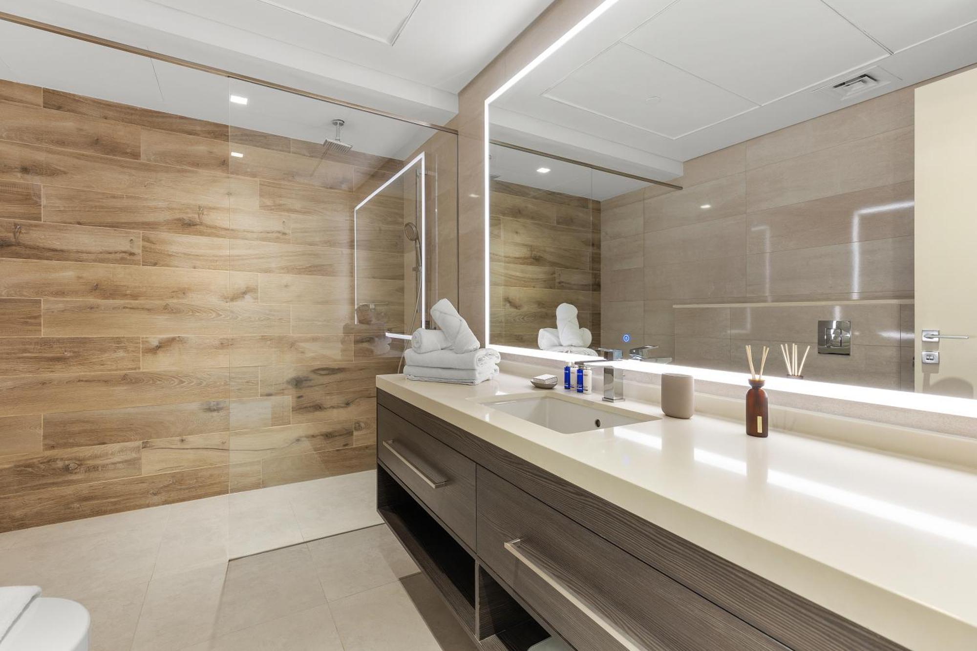 Maison Privee - Trendy W/ Dazzling Vws & Top-class Facilities
