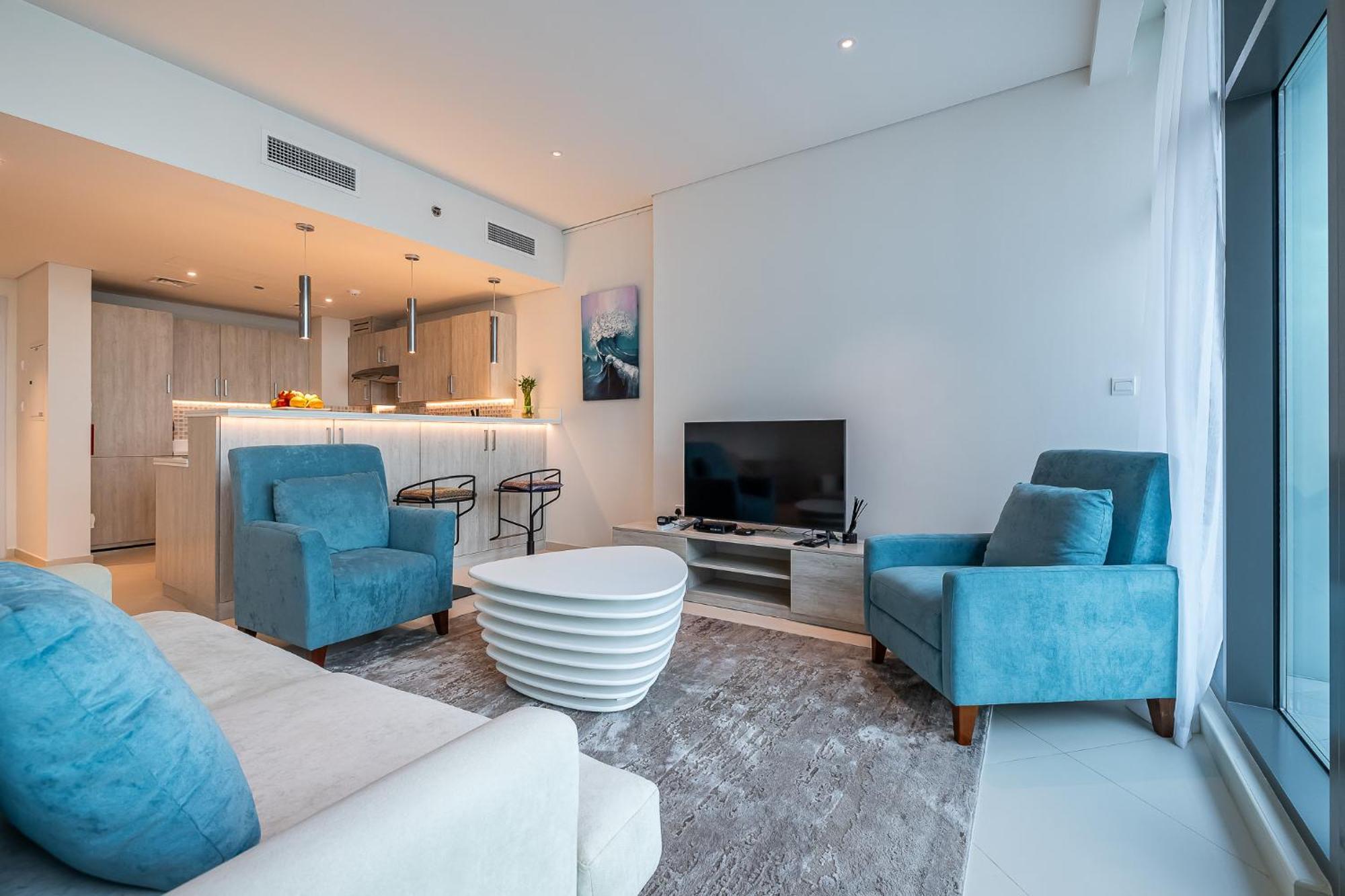 Seven Palm, Private Beach, Infinity Pool, High Floor 3bdr *