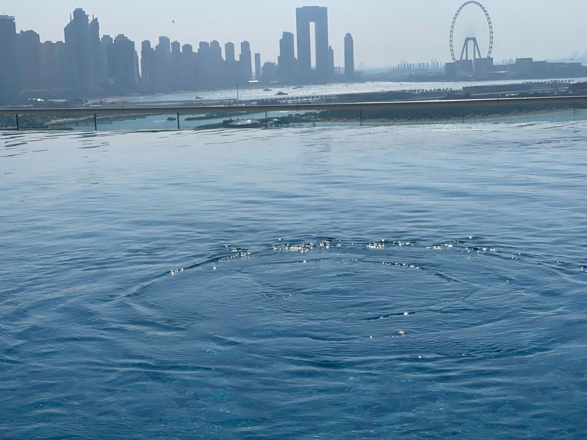 Seven Palm, Private Beach, Infinity Pool, High Floor 3bdr Appartement *