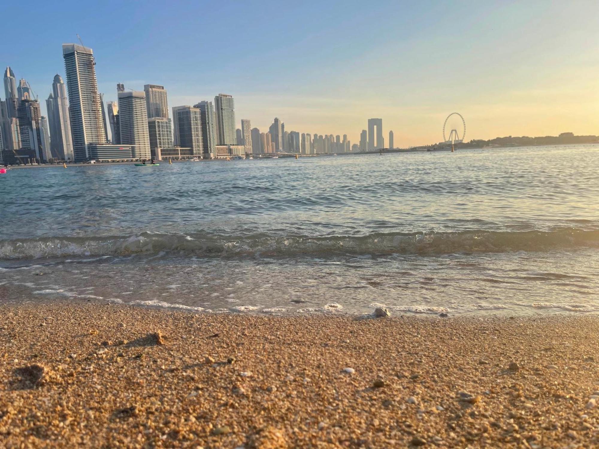 Seven Palm, Private Beach, Infinity Pool, High Floor 3bdr Dubaï