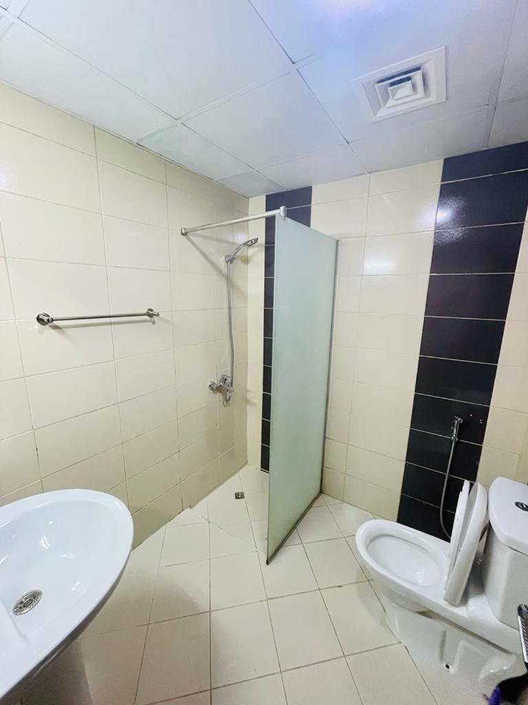 Couples Loft Partition Close To Mall Of Emirates Metro