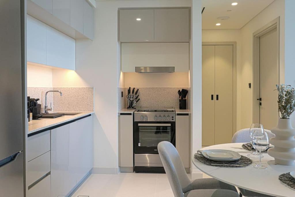 Lägenhet Higuests - Marina Vista Tower 2 Dubai