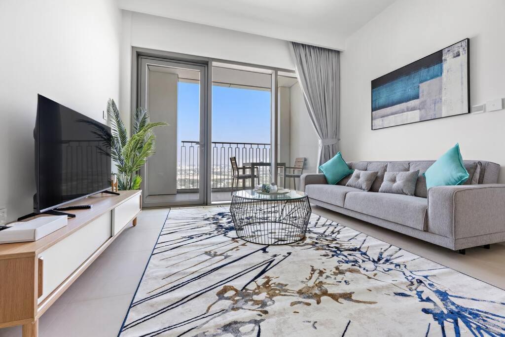 Chic 1br-downtown Views Ii T2 W/ Mall Access Dubaï