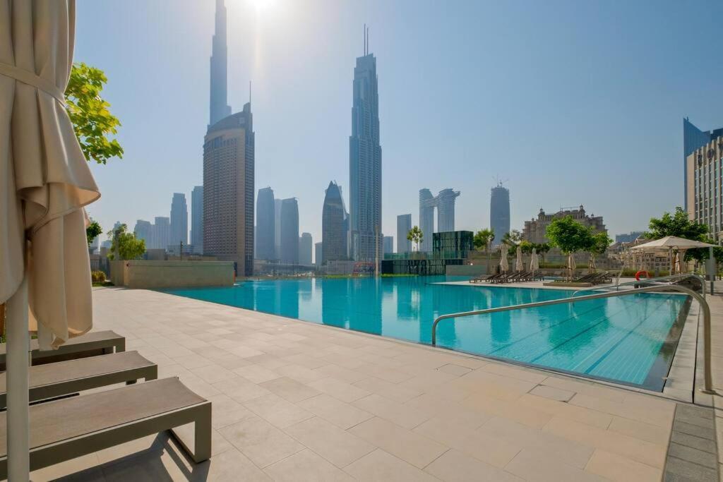 Chic 1br-downtown Views Ii T2 W/ Mall Access Dubaï
