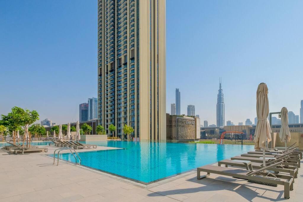Appartement Chic 1br-downtown Views Ii T2 W/ Mall Access Dubaï