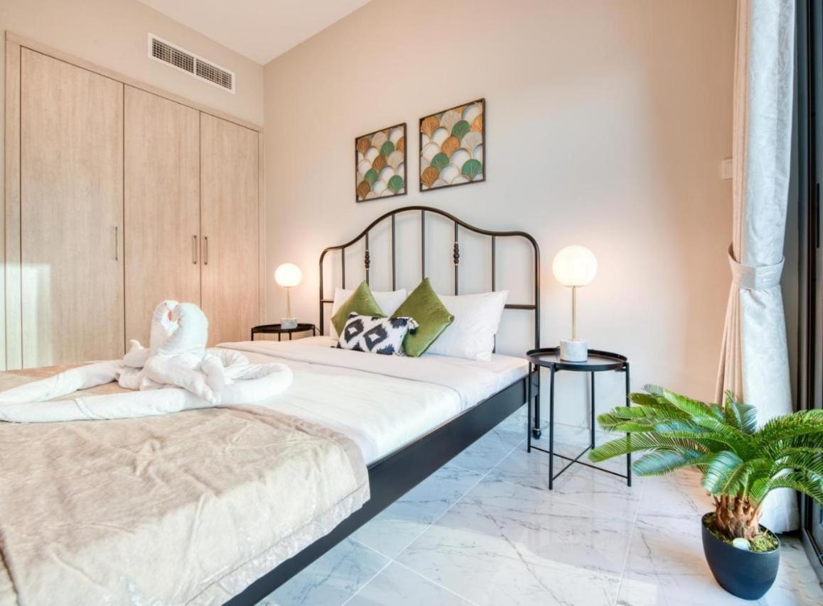 Elite Lux Homes - Cozy & Stylish 1 Bedroom With Huge Pools & World Class Gym Dubaï