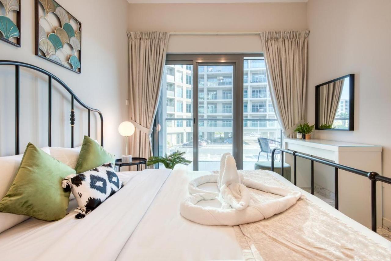Elite Lux Homes - Cozy & Stylish 1 Bedroom With Huge Pools & World Class Gym Appartement Dubaï