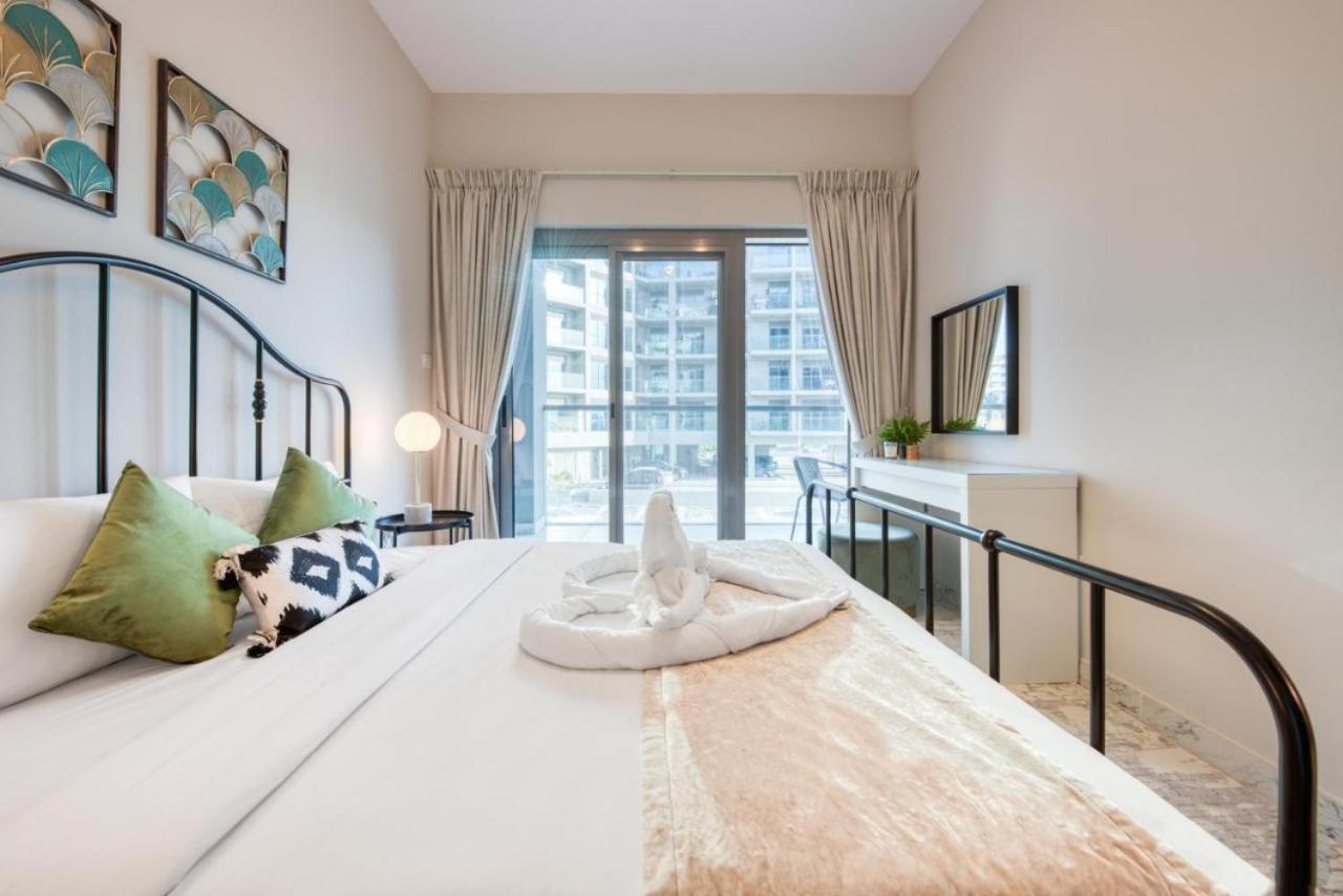 Elite Lux Homes - Cozy & Stylish 1 Bedroom With Huge Pools & World Class Gym * Dubaï