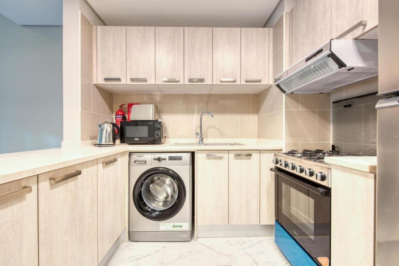 Appartement Elite Lux Homes - Cozy & Stylish 1 Bedroom With Huge Pools & World Class Gym Dubaï