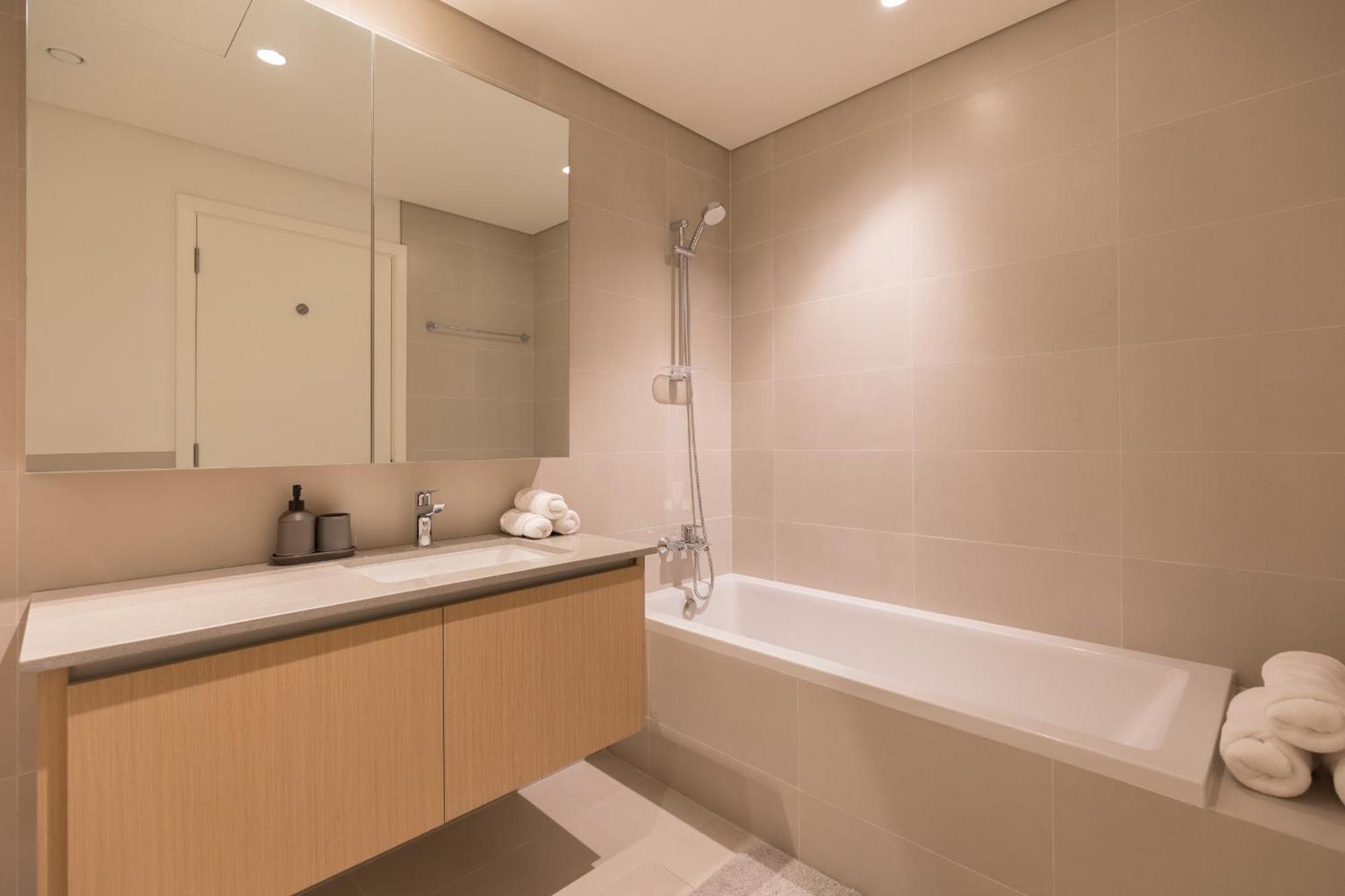 Creek Roomy 3br + Terrace Lejlighed *
