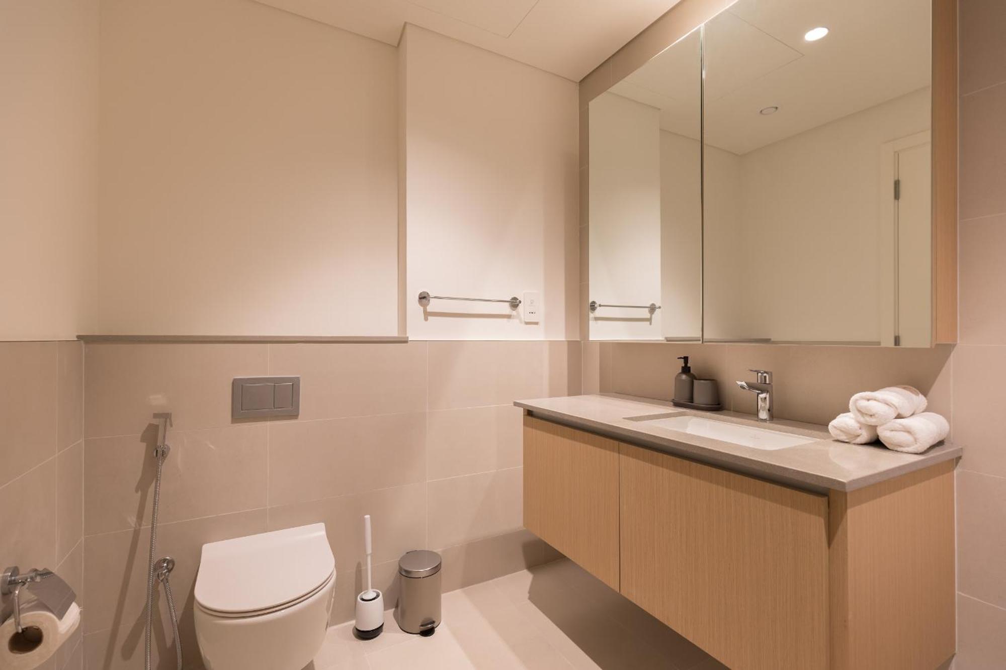 Creek Roomy 3br + Terrace Lejlighed *