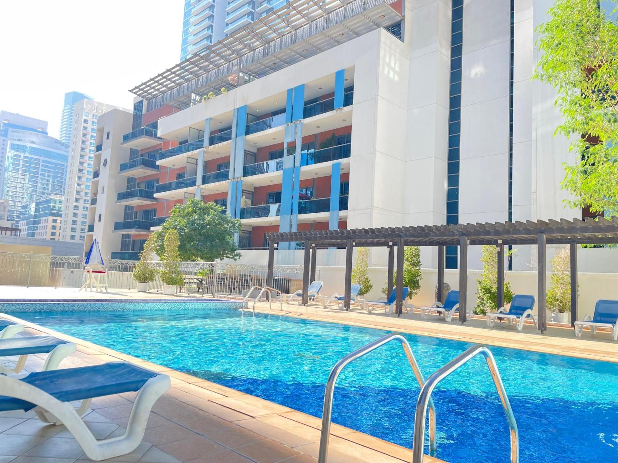 Apartamento In Heart Of Marina B Walk To The Jbr Dubái