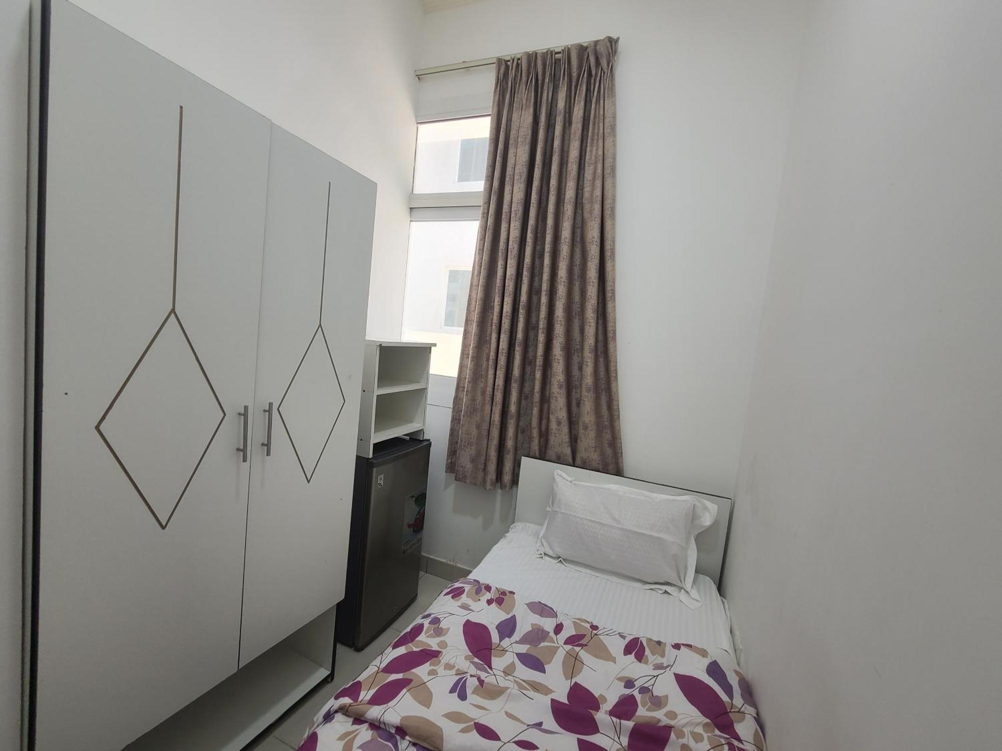Apartamento Cute And Small Partitions For Girls In Dubai- Female Guests Only فتيات فقط