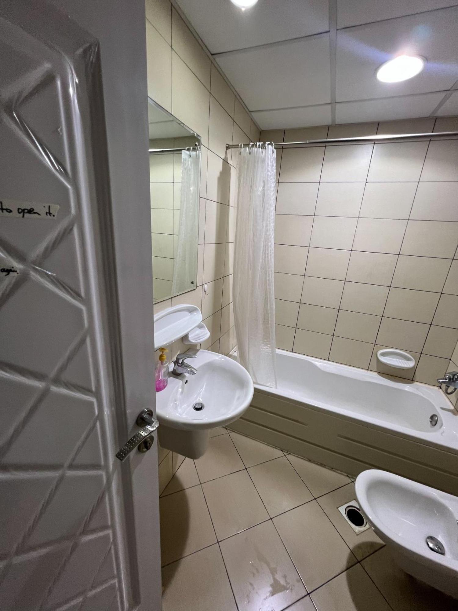 Hostal Urban Panda Marina Dubái
