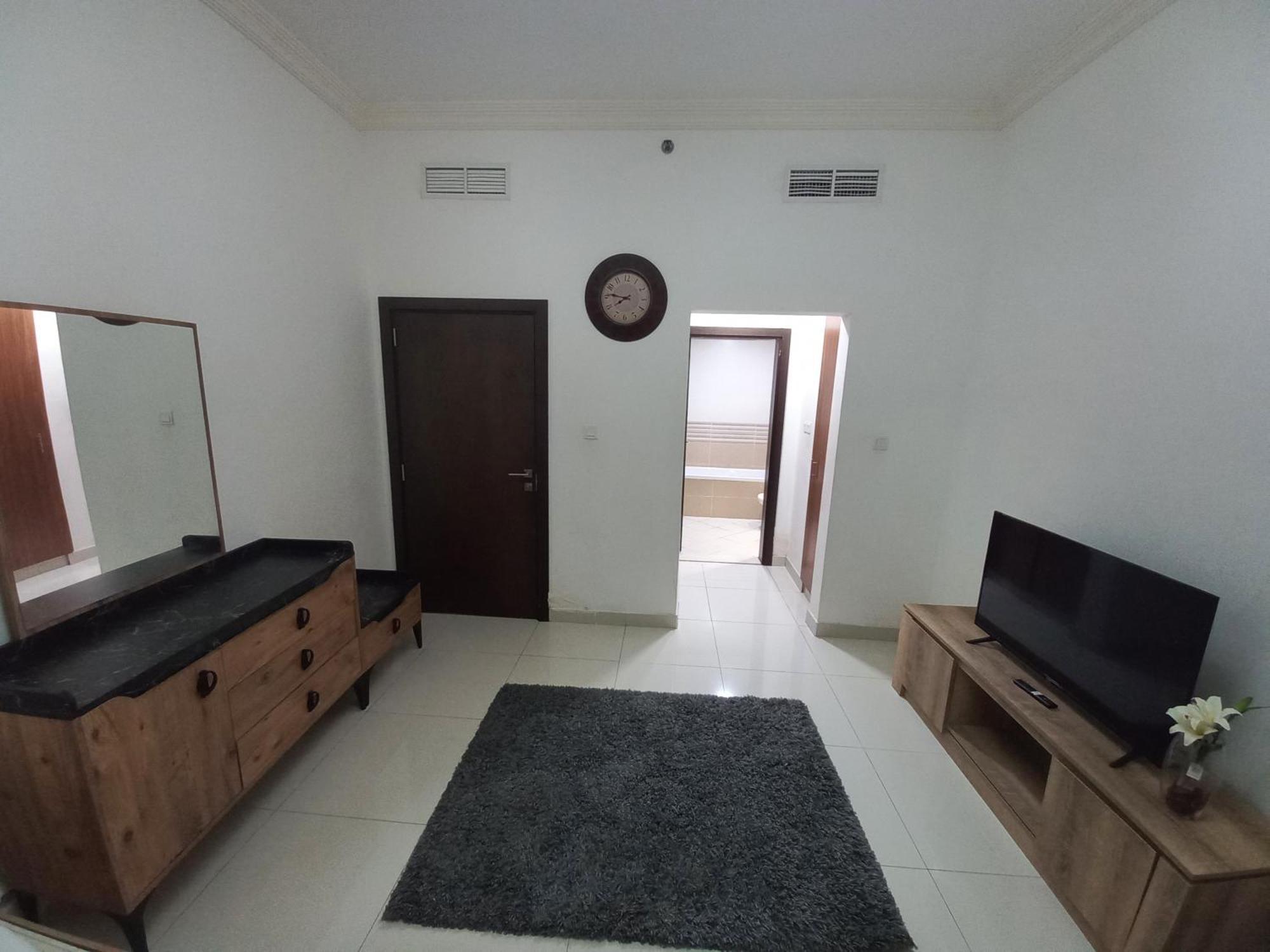 Cute And Small Partitions For Girls In Dubai- Female Guests Only فتيات فقط Apartament *