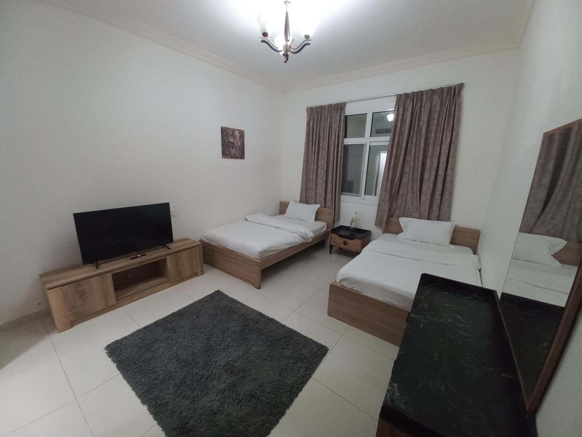 Apartamento Cute And Small Partitions For Girls In Dubai- Female Guests Only فتيات فقط