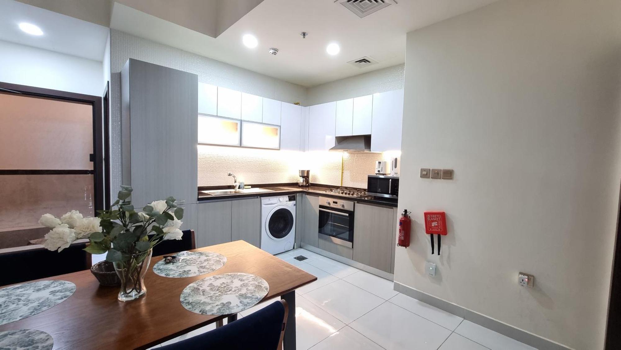 Spacious, Economical Near Miralcz Garden Apartament *