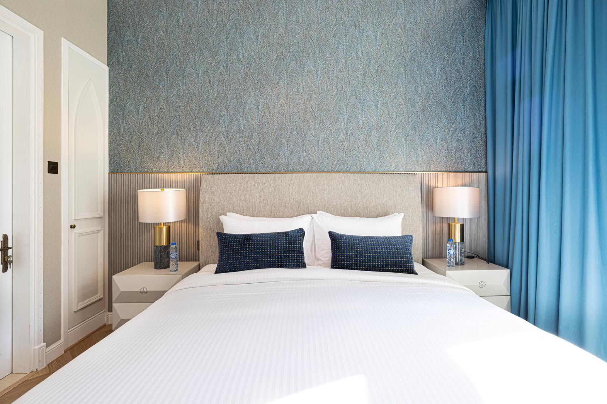 2 Bed- Family Friendly, Private Jacuzzi - Mall * Dubai