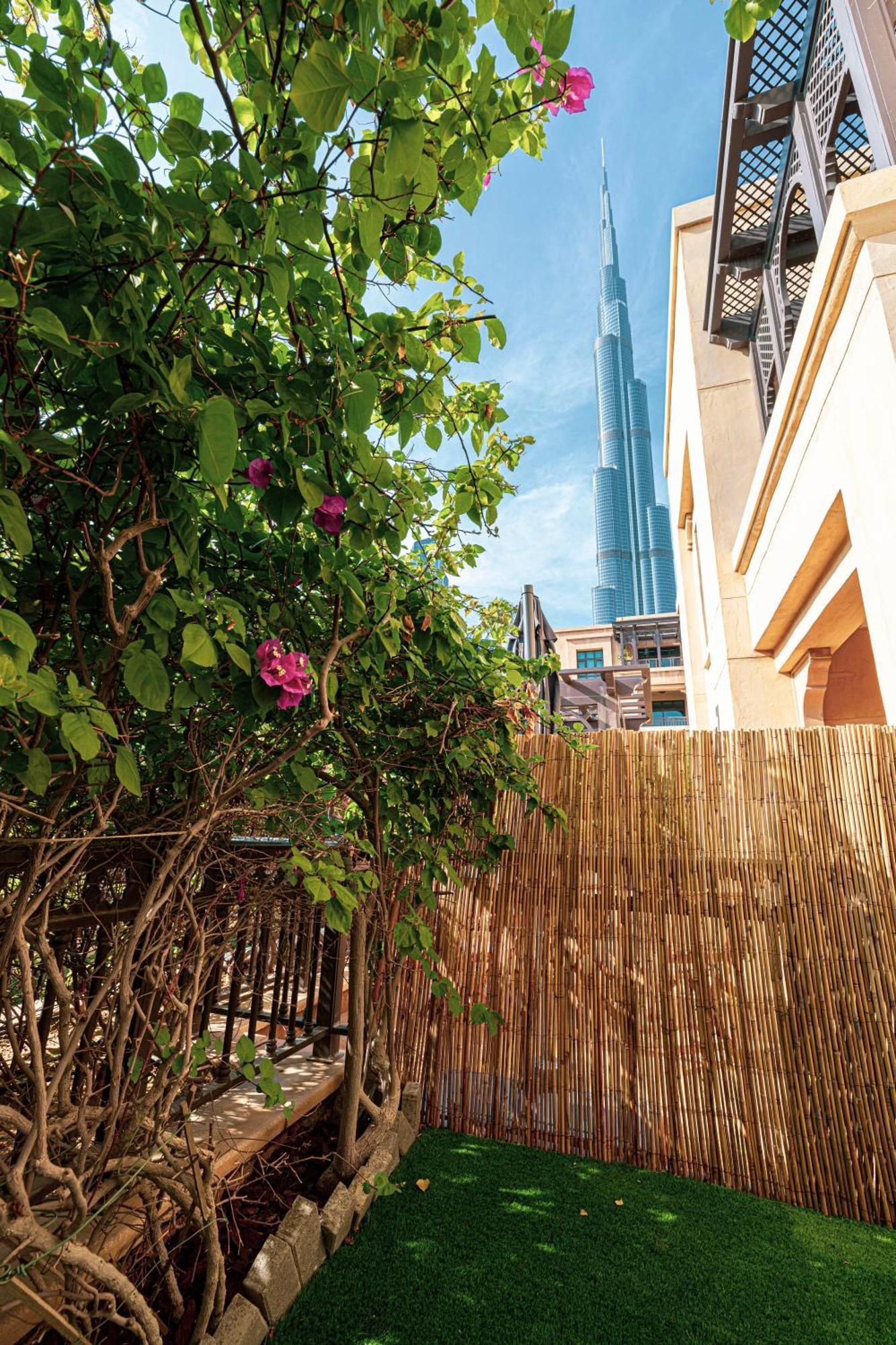 Apartment 2 Bed- Family Friendly, Private Jacuzzi - Mall *