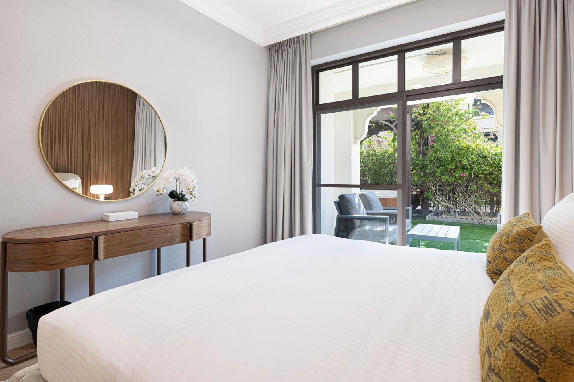 2 Bed- Family Friendly, Private Jacuzzi - Mall * Dubai