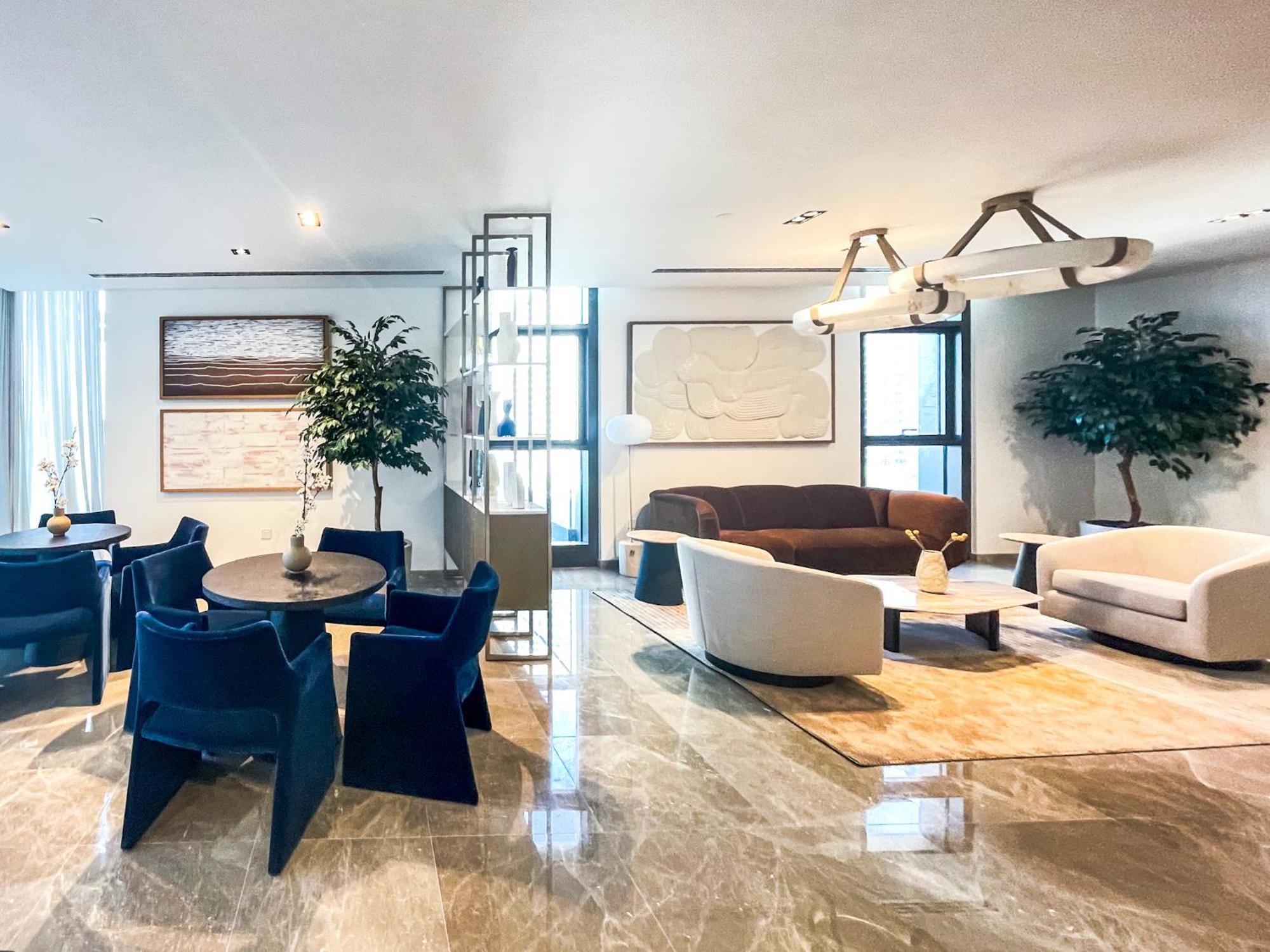 Amazing With Views In Downtown 164bc-2 Dubai