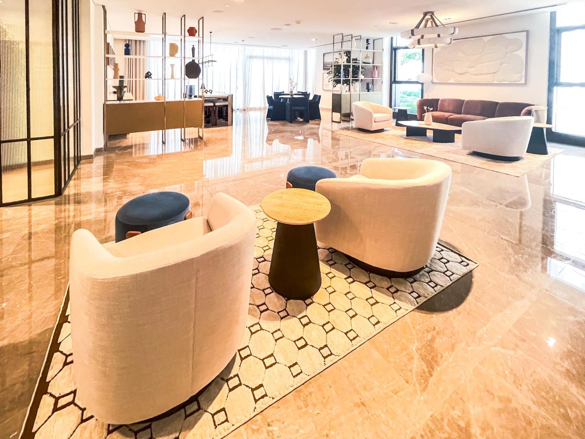Amazing With Views In Downtown 164bc-2 *