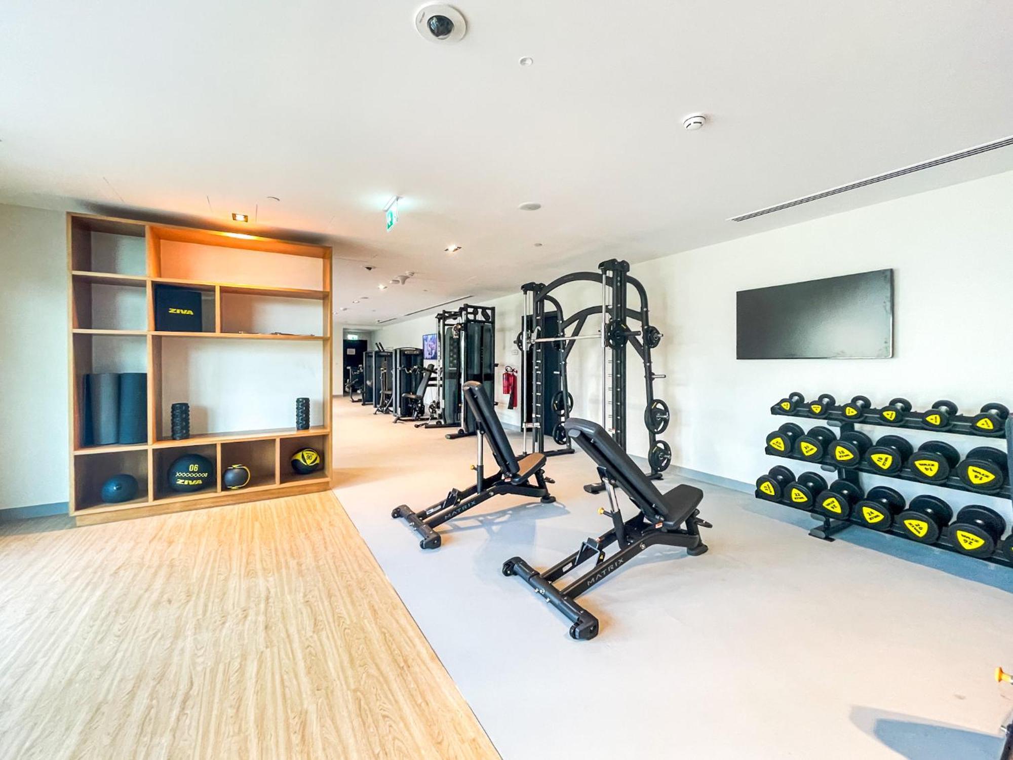 Amazing With Views In Downtown 164bc-2 * Dubai